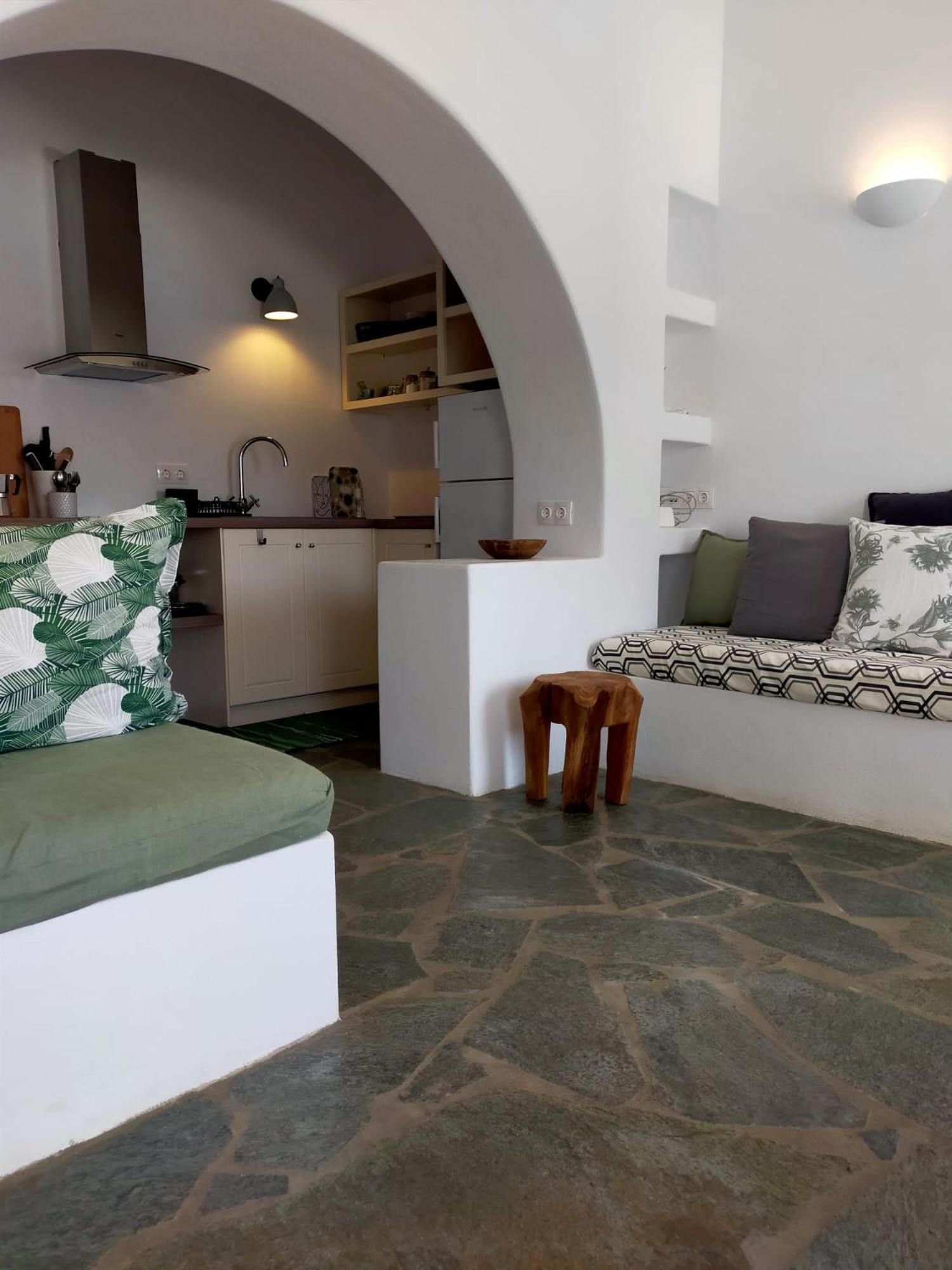 Elegant Houses, 6 Amorgos