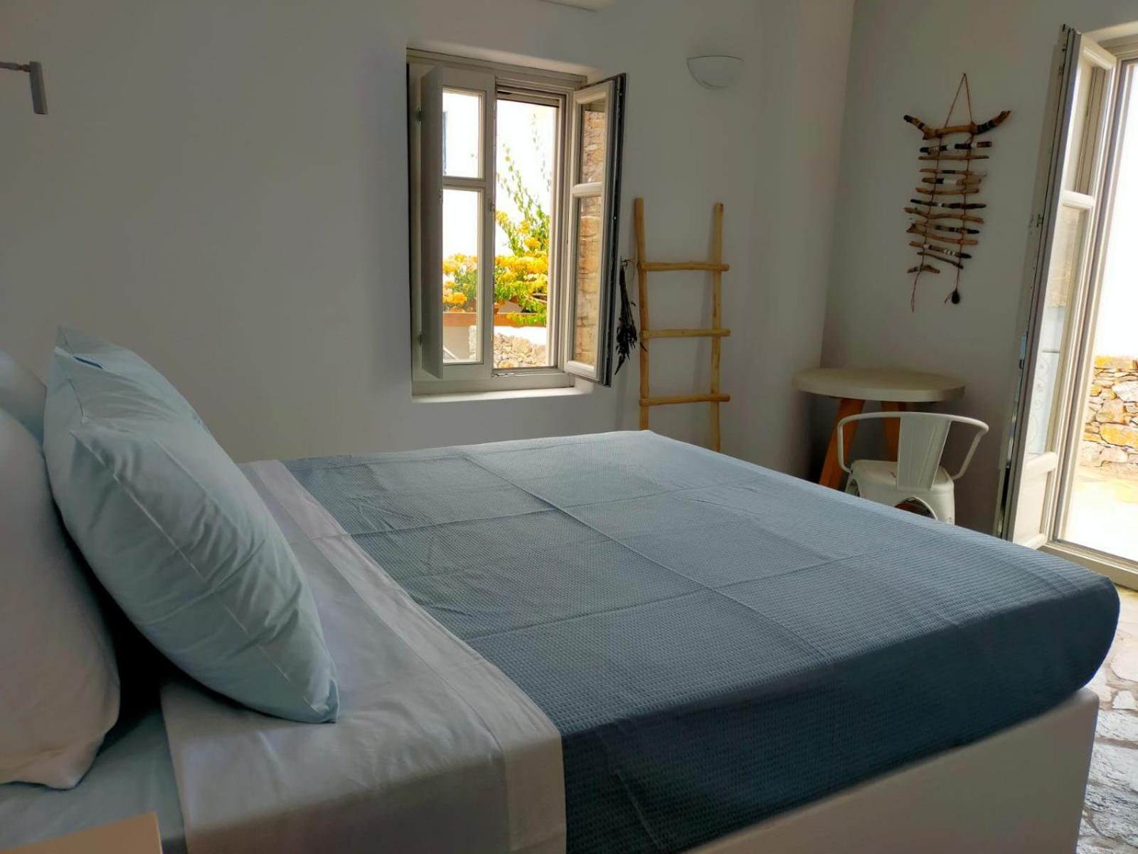 Elegant Houses, 6 Villa Amorgos